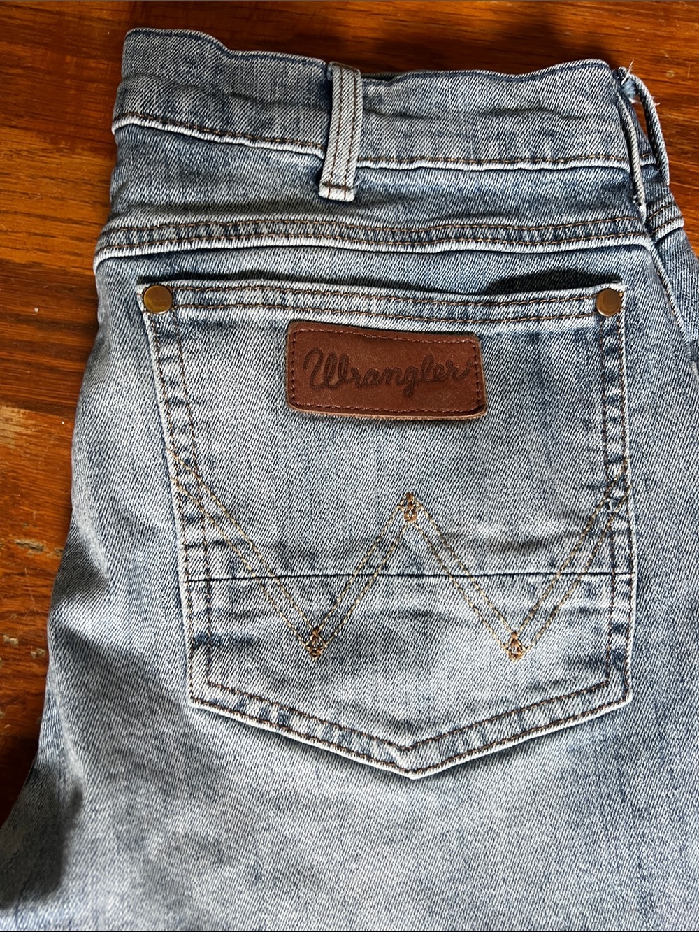 Wrangler Men's Washed Light Blue Straight-Leg Jeans